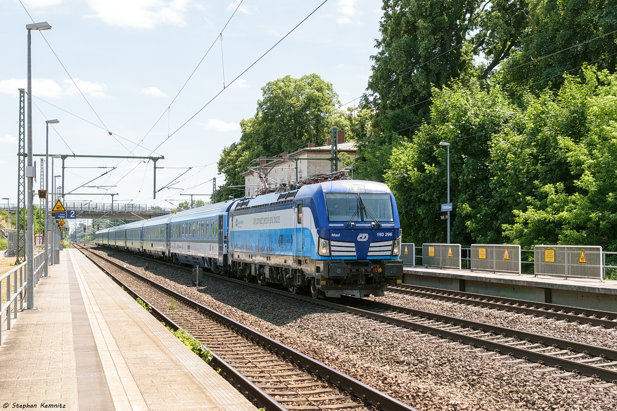 193 296-1 ELL - European Locomotive Leasing für ČD - České dráhy a.s. mit dem EC 176  Johannes Brahms  von Praha hl.n. nach Hamburg-Altona in Friesack. Netten Gruß an den TF! 14.06.2018