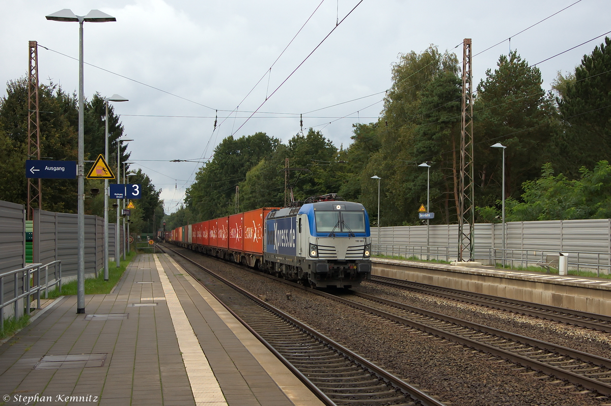 193 881-0 boxXpress.de GmbH mit einem Containerzug in Bienenbüttel und fuhr weiter in Richtung Uelzen. 09.09.2014