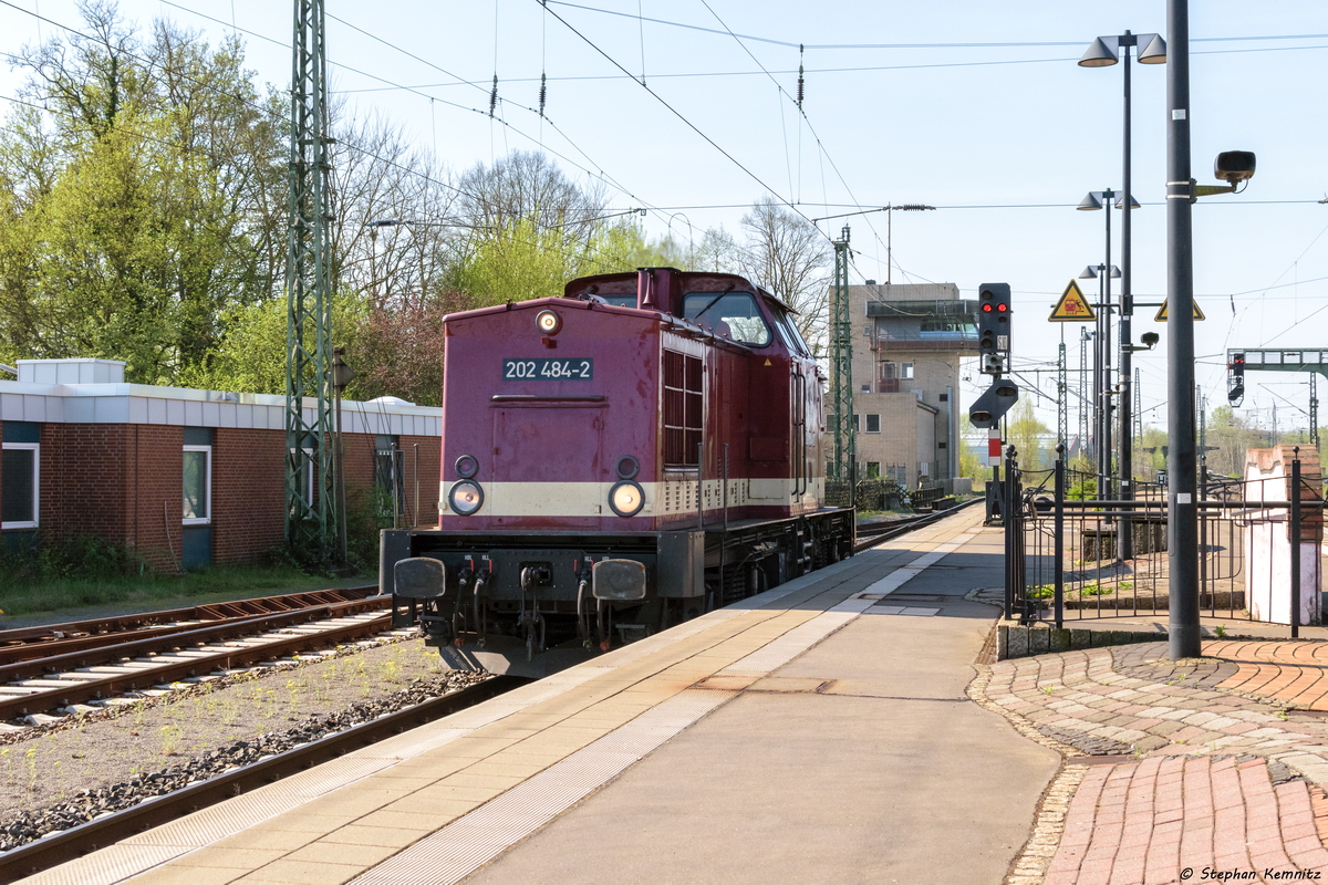 202 484-2 (203 229-0) CLR - Cargo Logistik Rail-Service GmbH kam solo durch Uelzen. Sie war auf dem Weg zum Metronom-BW Uelzen, um dort einen Steuerwaqgen und Mittelwagen zu holen. 20.04.2018