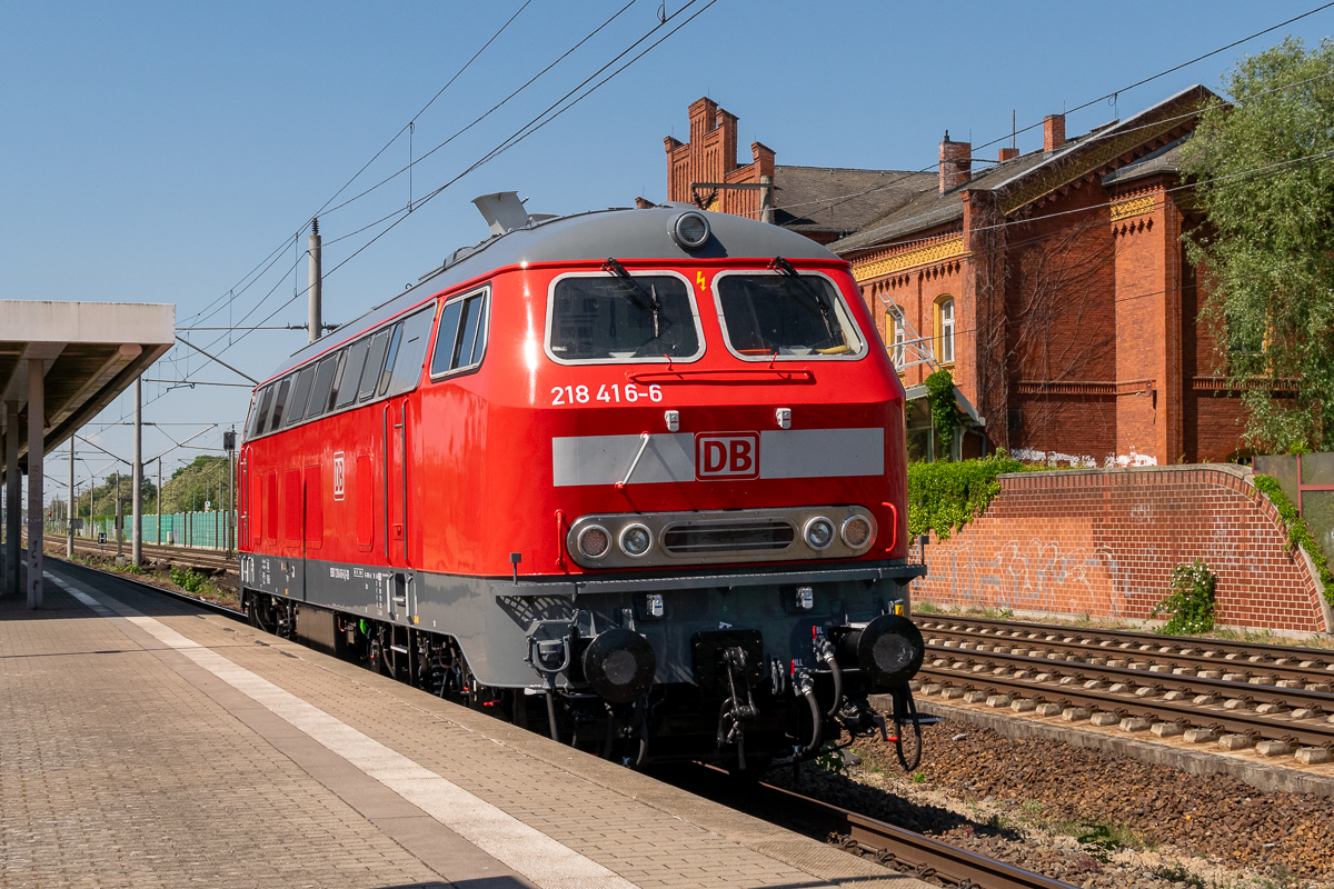 218 416-6, kam Lz durch Rathenow und fuhr weiter in Richtung Stendal. 14.05.2024