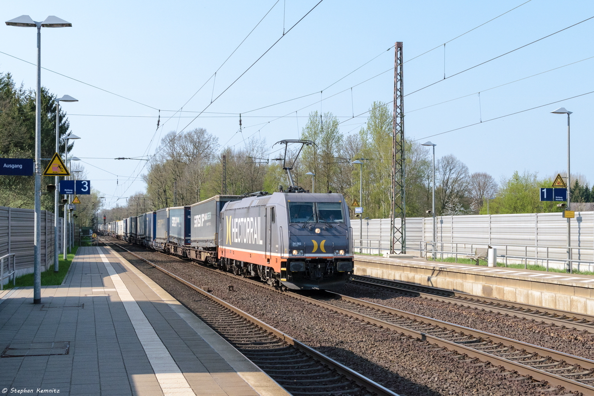 241.002  Skywalker  (241 002-3) Hector Rail AB mit einem KLV in Bienenbüttel und fuhr weiter in Richtung Uelzen. 20.04.2018