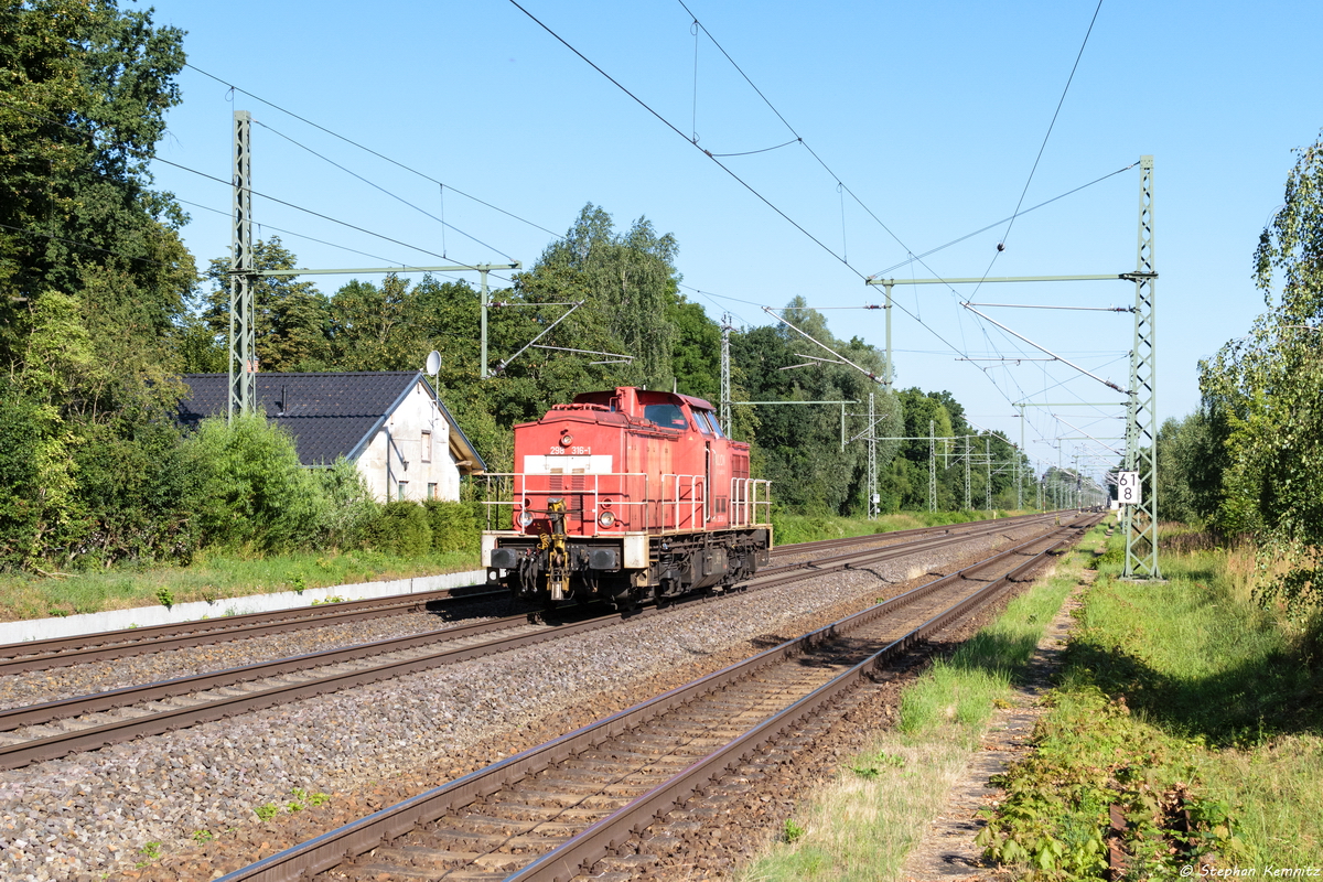 298 316-1 DB Cargo kam Lz durch Friesack und fuhr weiter in Richtung Nauen. Netten Gruß zurück an den Tf! 31.07.2020
