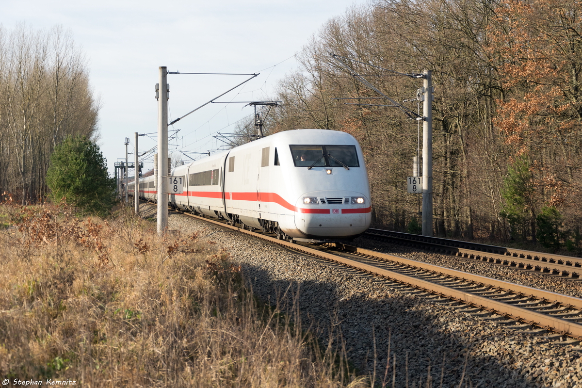 401 062-5  Geisenheim/Rheingau  als ICE 374 von Basel SBB nach Berlin Hbf (tief) in Nennhausen. 03.12.2015