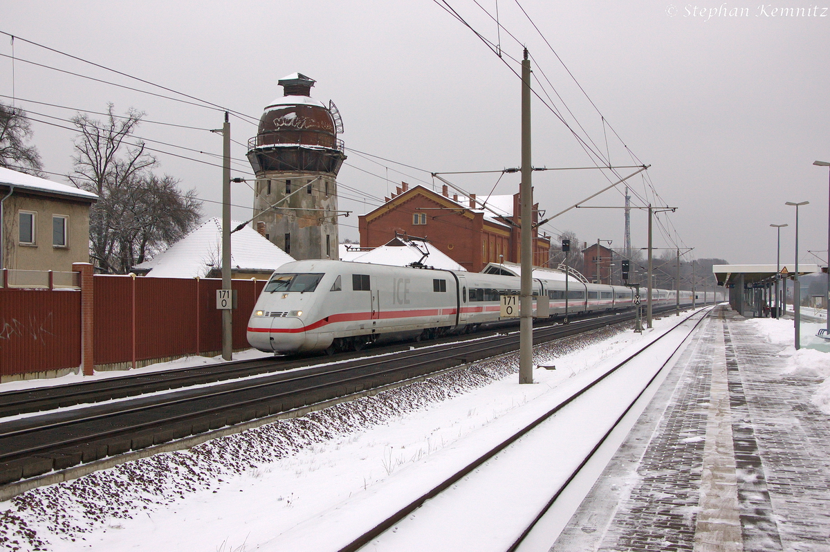 402 007-9  Stendal  als ICE 848 von Berlin Ostbahnhof nach Dsseldorf Hbf in Rathenow. 27.01.2014