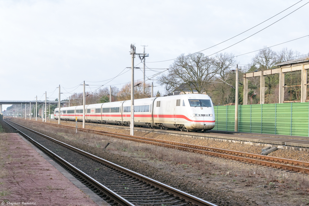 402 021-0  Lübbenau/Spreewald  als ICE 543 von Köln Hbf nach Berlin Gesundbrunnen in Großwudicke. 31.01.2016