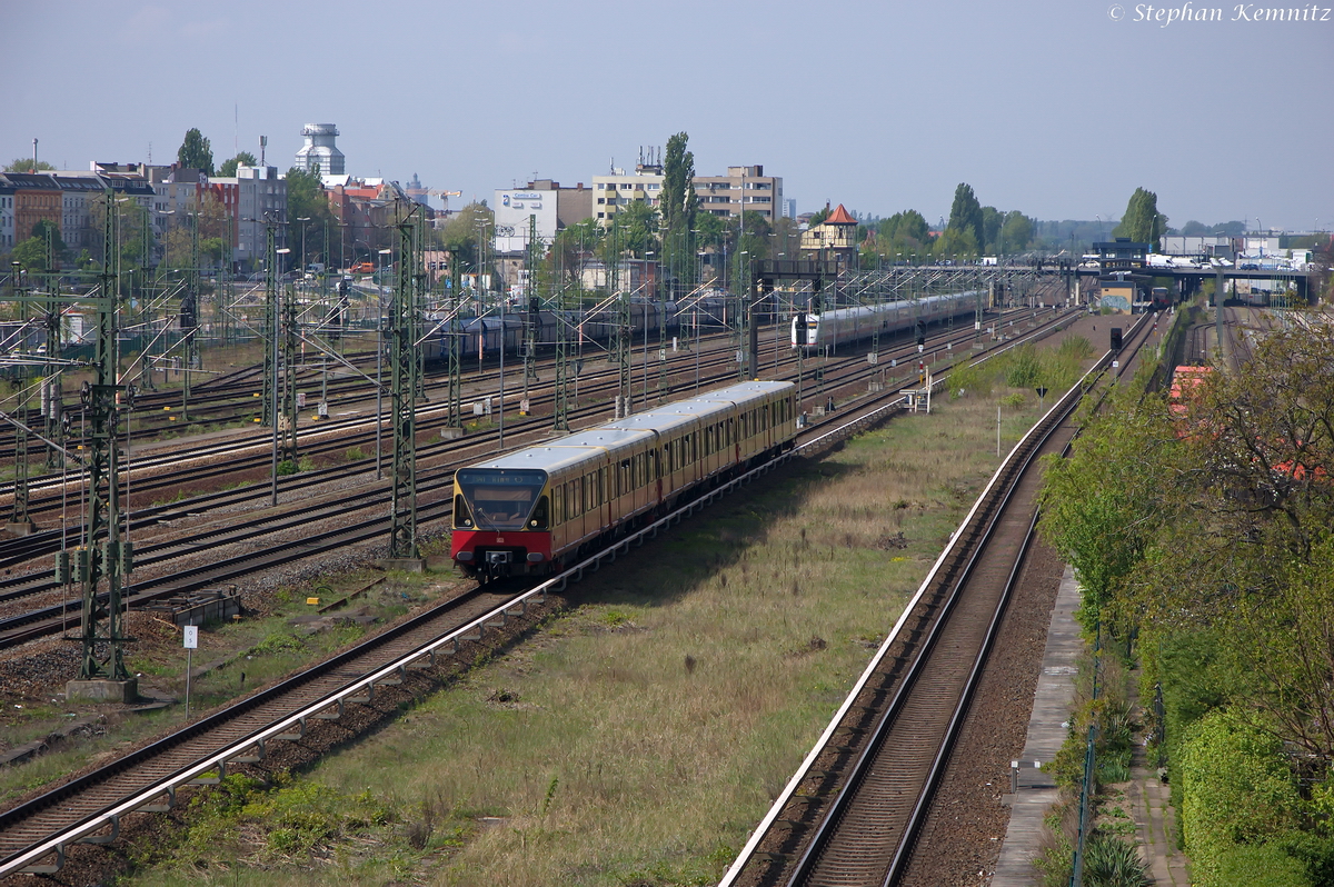 480 515-6 S-Bahn Berlin als S41 (S 41598) Ring ᆻ, bei der Einfahrt in Berlin Westhafen. 22.04.2014