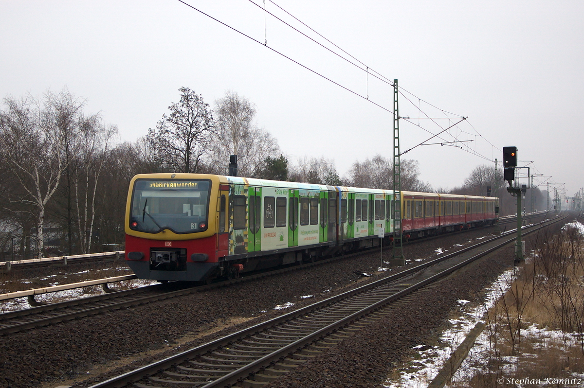481 071-9  Wohnungsgenossenschaft  Grüne Mitte  Hellersdorf eG  S-Bahn Berlin als S45 (S 45068) von Berlin-Schönefeld Flughafen nach Birkenwerder(b Berlin), bei der Ausfahrt aus Berlin Jungfernheide. 07.02.2015

