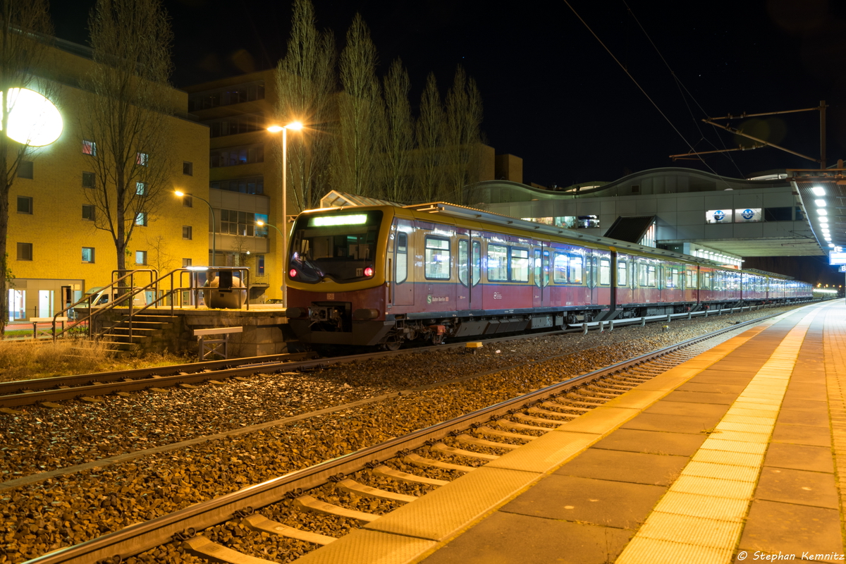 481 348-1 S-Bahn Berlin als S7 (S 7103) von Potsdam Hbf nach Ahrensfelde im Potsdamer Hbf. 13.12.2015