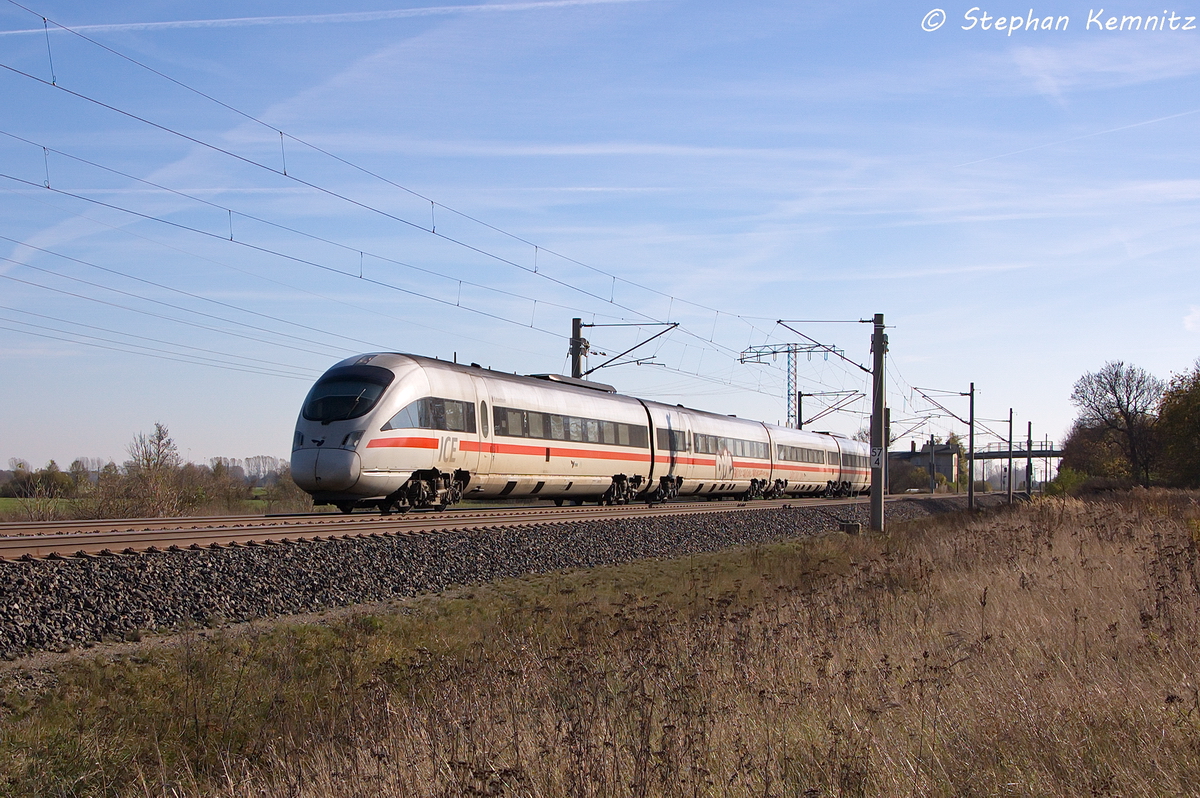 605 017-2  Kobenhavn  als ICE 35 von Berlin Ostbahnhof nach Koebenhavn H in Vietznitz. 31.10.2013