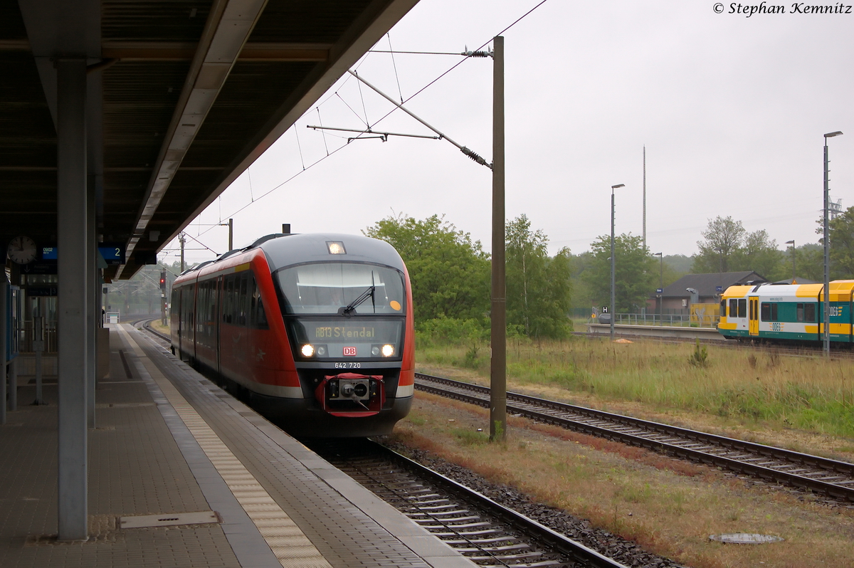 642 720-6 als RB13 (RB 17958) von Rathenow nach Stendal, stand im verregneten Rathenow zur abfahrt bereit. 15.05.2014