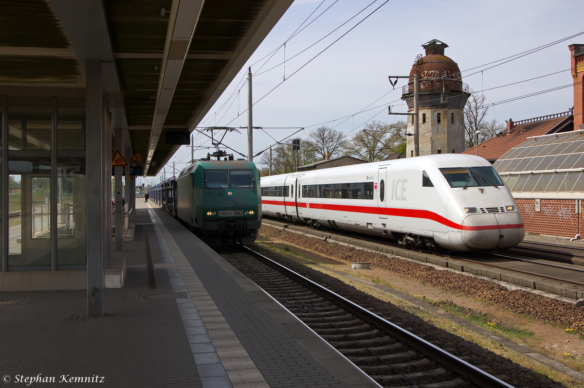 808 004-6  Bielefeld  als ICE 555 von Bonn Hbf nach Berlin Ostbahnhof, bei der Durchfahrt in Rathenow. Auf Gleis 1 stand zur gleicher Zeit die 145-CL 005 (145 096-4) Alpha Trains für Crossrail AG mit einem leeren Autotransportzug. 17.04.2014