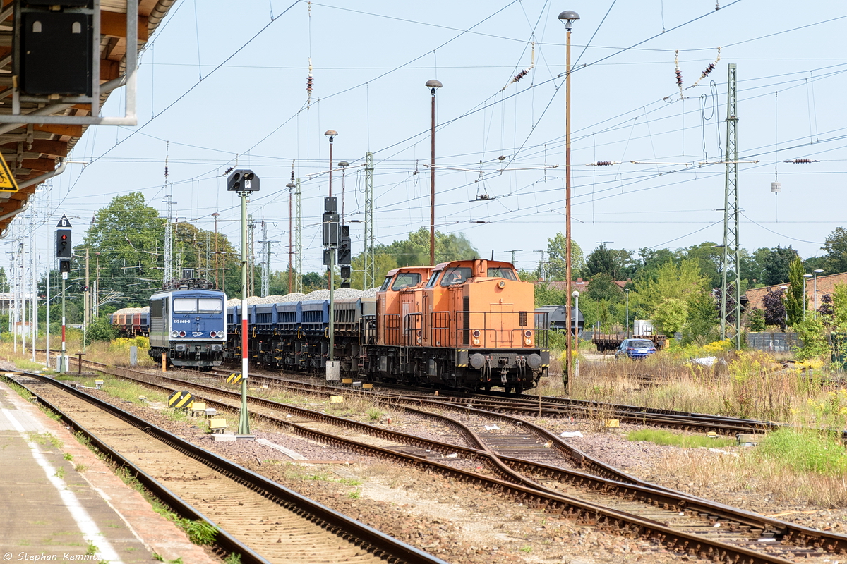 BBL 09 (203 122-7) & BBL 12 (203 156-5) BBL Logistik GmbH mit einem Schotterzug in Stendal und fuhren weiter in Richtung Wolfsburg. 15.08.2017
