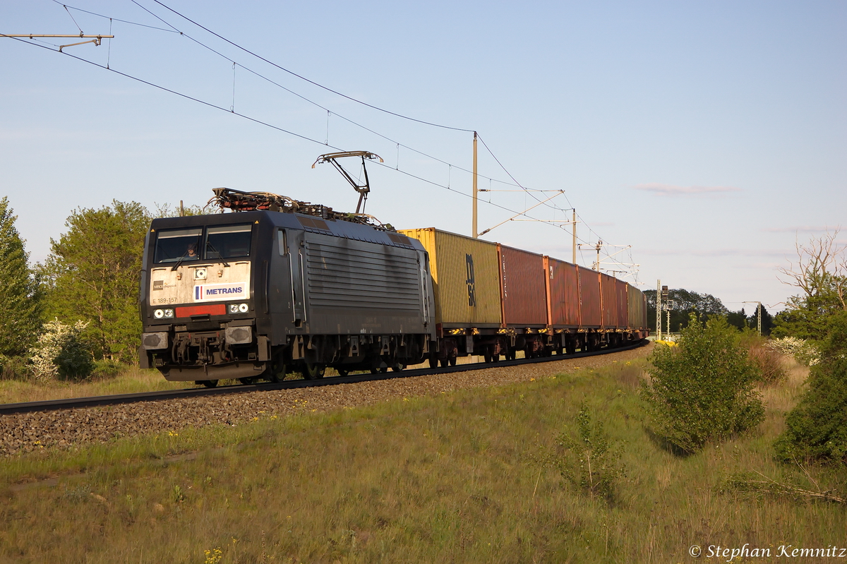 ES 64 F4 - 157 (189 157-1) MRCE Dispolok GmbH für METRANS Rail s.r.o mit einem Containerzug in Stendal und fuhr in Richtung Salzwedel weiter. 03.05.2014