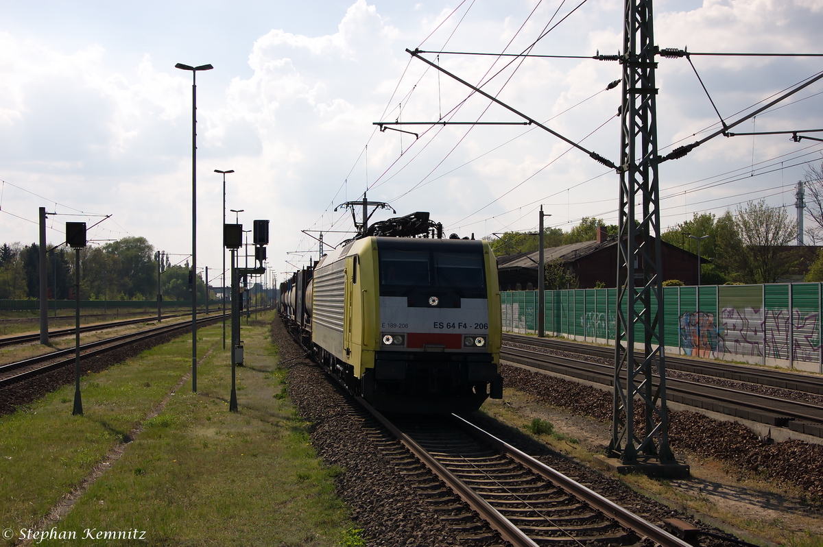 ES 64 F4 - 206 (189 206-6) MRCE Dispolok GmbH für RTB - Rurtalbahn Cargo GmbH mit einem Containerzug, bei der Durchfahrt in Rathenow und fuhr in Richtung Wustermark weiter. 26.04.2014