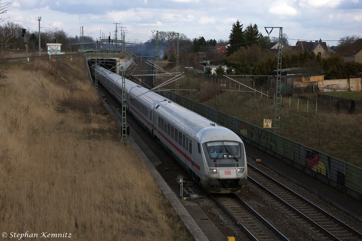 IC 2385 von Berlin Ostbahnhof nach Frankfurt(Main)Hbf in Stendal und geschoben hatte die 101 052-9. 22.02.2014