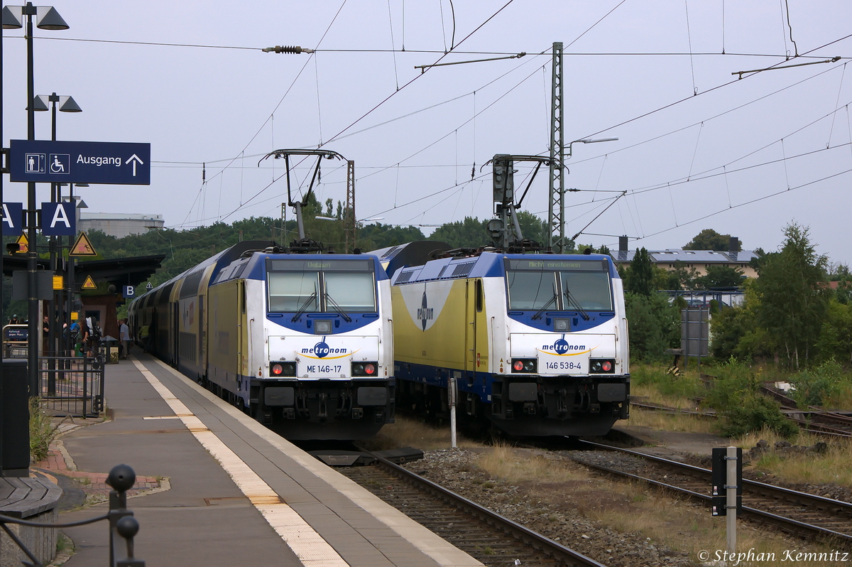In Uelzen trafen sich ME 146-17  Langenhagen  (146 517-8) metronom Eisenbahngesellschaft mbH mit dem metronom (ME 82828) aus Göttingen und die 146 538-4  Rosengarten-Klecken . Beide metronom E-Loks fuhren dann ins BW. 29.07.2014 