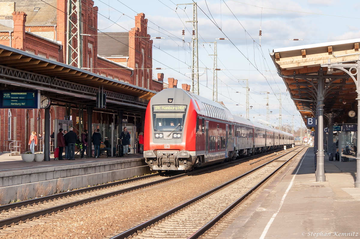 IRE  Berlin-Hamburg-Express  (IRE 20744) von Berlin Ostbahnhof nach Hamburg Hbf in Stendal und geschoben hatte die 112 165-6. 06.04.2015