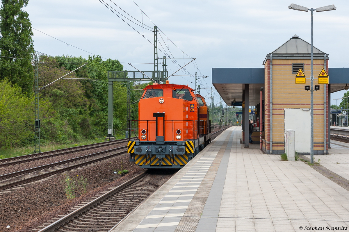 Lok 61 (293 061-8) & Lok 63 (293 063-4) ArcelorMittal Eisenhüttenstadt GmbH kamen durch Berlin Jungfernheide und fuhren weiter in Richtung Berlin Gesundbrunnen. 09.05.2015