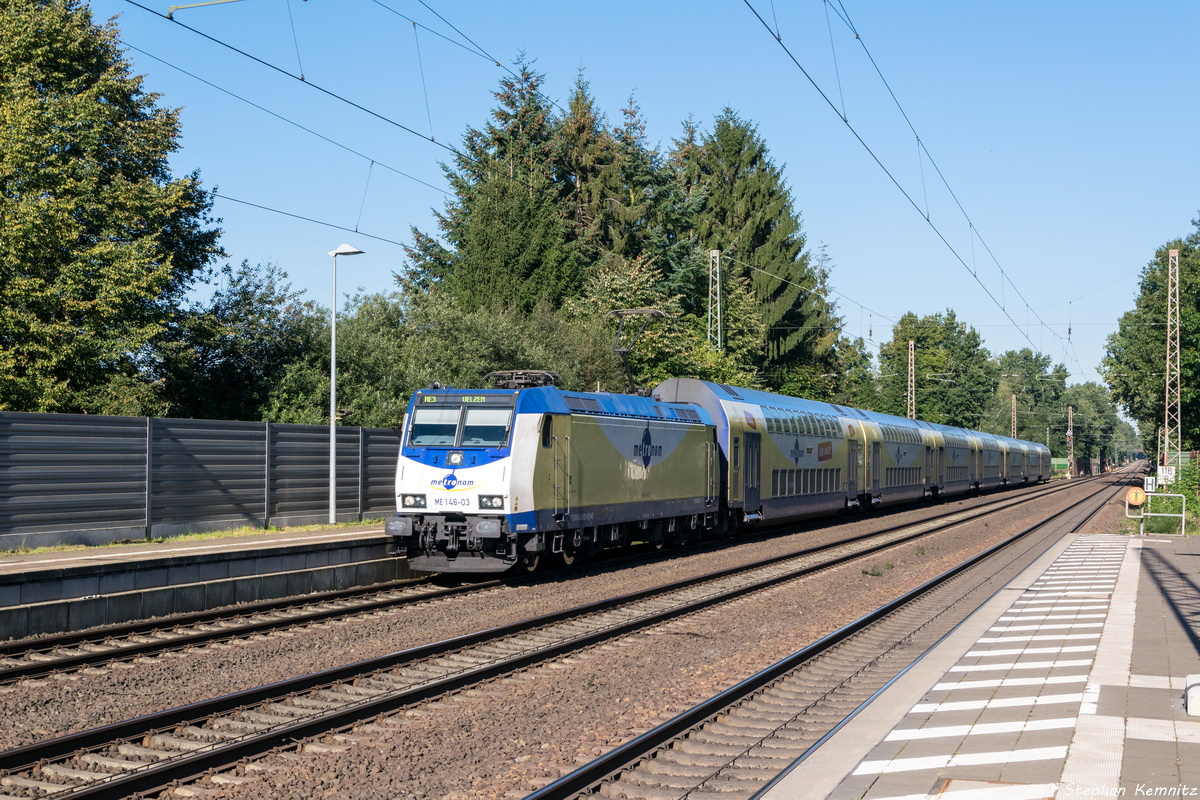 ME 146-03  Bienenbüttel  (146 503-8) metronom Eisenbahngesellschaft mbH mit dem RE3 (ME 82109) von Hamburg Hbf nach Uelzen, bei der Einfahrt in Bienenbüttel. 01.10.2015