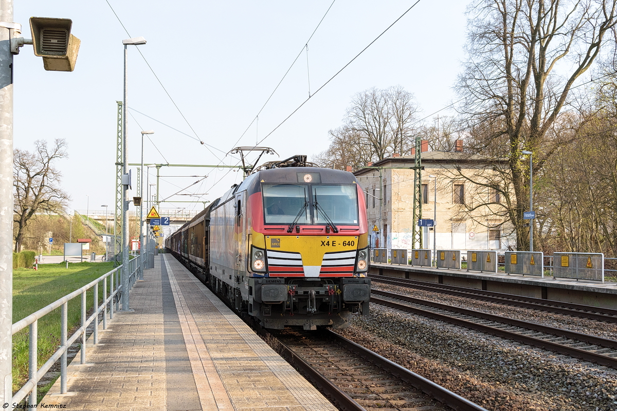X4 E - 640 (193 640-0) MRCE - Mitsui Rail Capital Europe GmbH für TXL - TX Logistik AG mit einem Güterzug in Friesack und fuhr weiter in Richtung Wittenberge. 06.04.2019
