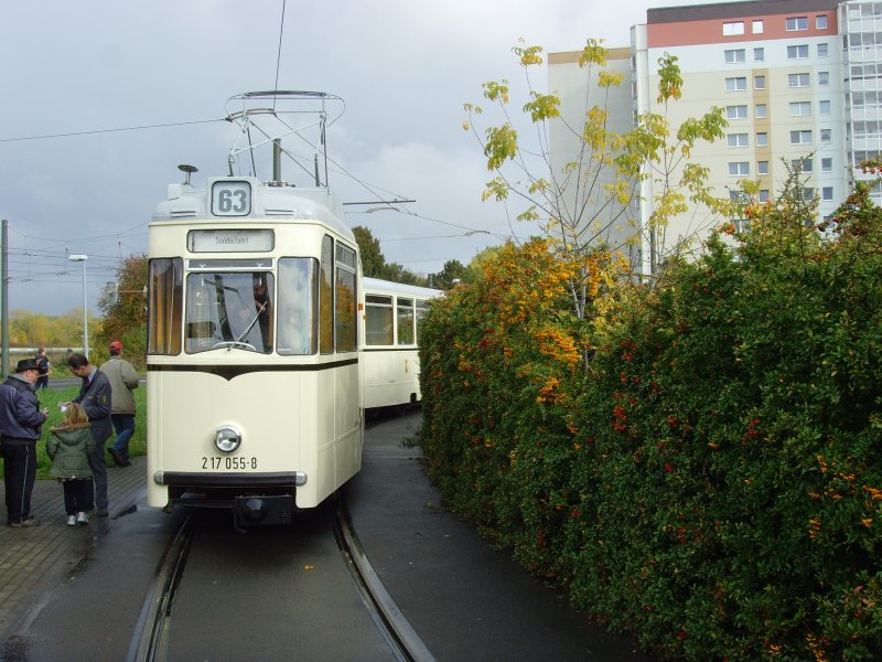 TEKO-ZUg in der Schleife der Linien M4 und M5 in Hohensch�nhausen, Berlin Oktober 2009