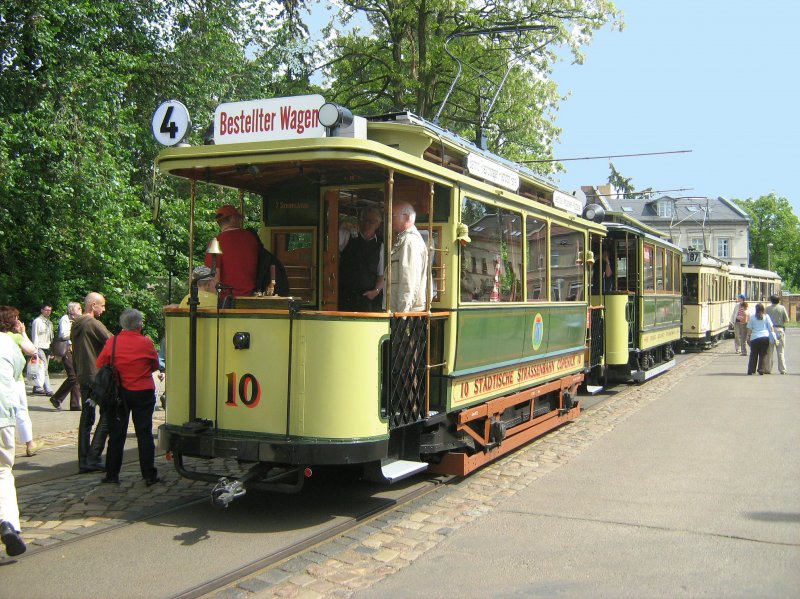 Themenfahrt - vorn Tw 10 - in Alt-Schm�ckwitz, 17.5.2009
