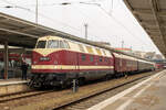 118 552-9 (228 585-6) ITL Eisenbahngesellschaft mbH mit einem Weihnachtssonderzug in Berlin-Lichtenberg.