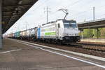 186 421-4 Railpool GmbH für RTB Cargo - Rurtalbahn Cargo GmbH mit einem Containerzug in Berlin-Schönefeld Flughafen und fuhr weiter in Richtung Grünauer Kreuz.