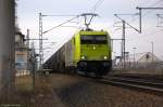 119 008-0 Alpha Trains für RheinCargo GmbH & Co. KG mit einem Kesselzug  Umweltgefährdender Stoff, flüssig  in Friesack(Mark) und fuhr weiter in Richtung Nauen. 07.03.2015