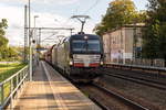 X4 E - 600 (193 600-4) & X4 E - 864 (193 864-6) MRCE - Mitsui Rail Capital Europe GmbH für DB Cargo mit einem leeren Erzzug von Eisenhüttenstadt nach Hamburg-Altenwerder in Friesack.