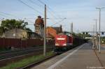 202 738-1 EBS - Erfurter Bahnservice Gesellschaft mbH mit Schiebewagen in Rathenow und fuhr in Richtung Stendal weiter.