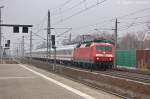 120 132-6 mit dem ICE 2911 fr ICE 849 von Hamm(Westf.) nach Berlin Ostbahnhof, bei der Durchfahrt in Rathenow. 10.04.2013