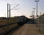 V 19 (277 808-2) mkb - Mindener Kreisbahnen GmbH mit einem Kesselzug  Xylole  in Rathenow und fuhr weiter in Richtung Wustermark. 07.11.2014