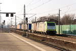 185 580-8 ITL - Eisenbahngesellschaft mbH mit einem Containerzug von Bremerhaven nach Frankfurt(Oder) in Rathenow. 14.01.2018