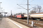 145 009-7 DB Cargo mit einem gemischtem Güterzug in Rathenow und fuhr weiter in Richtung Wustermark. 10.04.2018