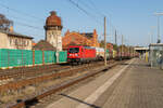 187 203-5 DB Cargo mit einem Güterzug in Rathenow und fuhr weiter in Richtung Stendal.