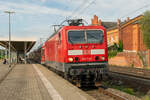 143 242-6 mit dem RE4 von Rathenow nach Falkenberg(Elster), bei der Ausfahrt aus Rathenow.