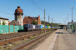 5370 039-7  Milena  Bahnoperator Polska sp. z o.o. mit der Wagenlok 5370 038-9 und einem Containerzug in Rathenow und fuhr weiter in Richtung Stendal. 21.09.2023