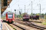 211 030-2 (109 030-7) EGP - Eisenbahngesellschaft Potsdam mbH wartete in Stendal auf die Weiterfahrt in Richtung Magdeburg.