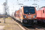 187 500-4 HSL Logistik GmbH mit einem Getreidezug in Stendal und fuhr weiter in Richtung Magdeburg.