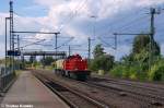 275 833-2 DE - Dortmunder Eisenbahn GmbH mit der Wagenlok 6602 (266 030-6) in Niederndodeleben und fuhr in Richtung Magdeburg weiter. 28.09.2012