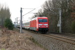 br-6101-adtranz/486680/101-104-8-mit-dem-ic-2426 101 104-8 mit dem IC 2426 'UrlaubsExpress Mecklenburg-Vorpommern' von Köln Hbf nach Stralsund Hbf in Nennhausen. 24.03.2016