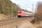 101 131-1 mit dem ICE 1075 von Berlin Südkreuz nach Frankfurt(Main)Hbf in Nennhausen. 28.03.2016