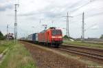 br-6145-traxx-vorserie/196380/145-017-0-db-schenker-rail-deutschland 145 017-0 DB Schenker Rail Deutschland AG mit einem Containerzug in Satzkorn, in Richtung Golm unterwegs. 10.05.2012