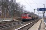 155 157-1 DB Schenker Rail Deutschland AG mit einem kurzem gemischtem Gterzug in Friesack(Mark). Nach der berholung eines ICE ging es in Richtung Brieselanger Kreuz weiter. 15.02.2013