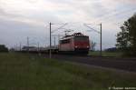 155 017-7 DB Schenker Rail Deutschland AG mit einem Schwellen Ganzzug in Vietznitz und fuhr in Richtung Nauen weiter. 10.05.2013