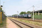 ES 64 U2 - 099 (182 599-1) MRCE Dispolok GmbH für Crossrail AG mit einem Ford Autotransportzug in Großwudicke und fuhr weiter in Richtung Rathenow.
