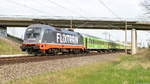 242.517  Fitzgerald  (182 517-3) Hector Rail AB mit dem Flixtrain (LOC 1819) von Berlin Ostkreuz nach Stuttgart Hbf in Nennhausen. 22.04.2018