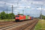 185 081-7 DB Schenker Rail Deutschland AG mit einem Containerzug in Saarmund und fuhr in Richtung Potsdam Pirschheide weiter. 05.06.2012