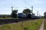185 548-5 ITL Eisenbahn GmbH mit einem Containerzug bei Rathenow und fuhr in Richtung Wustermark weiter. 01.08.2012